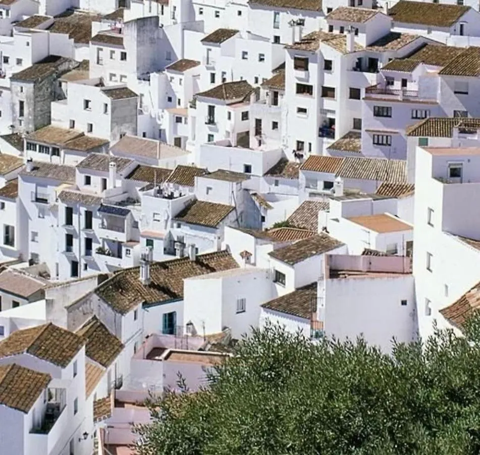 Casa Casares: Stylish Retreat with Pool and Terraces Guest House